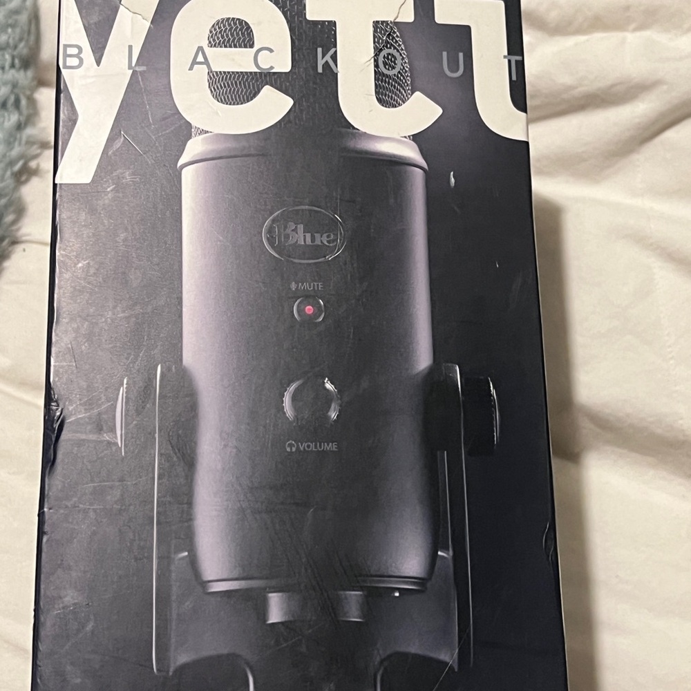 Blue Yeti Blackout Microphone USB